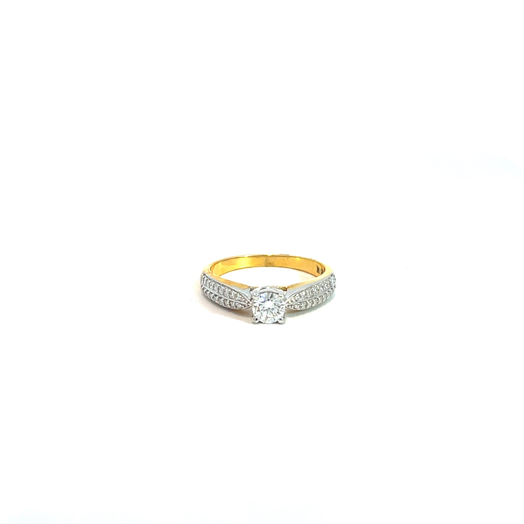 DIAMOND RING