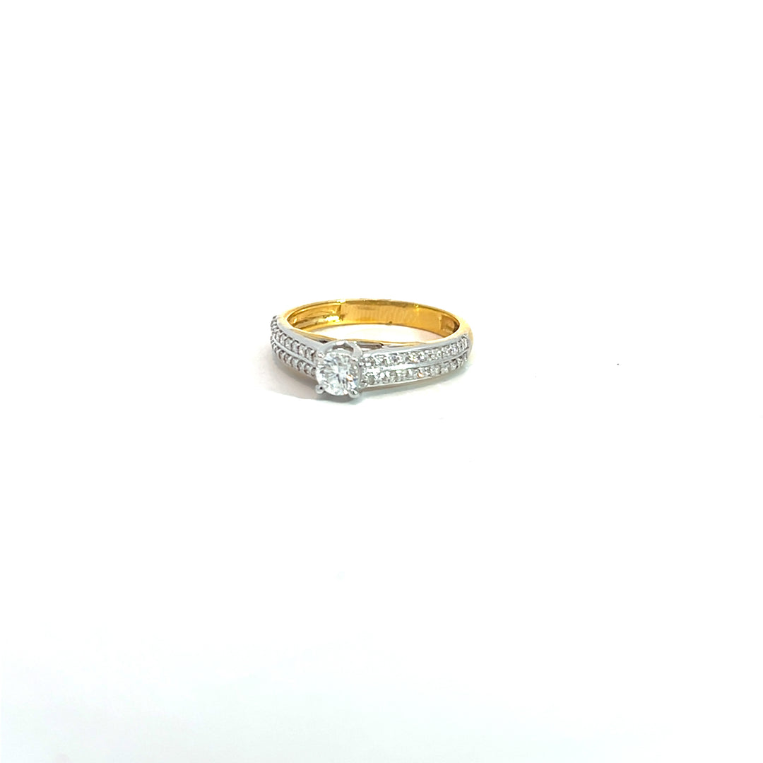 DIAMOND RING