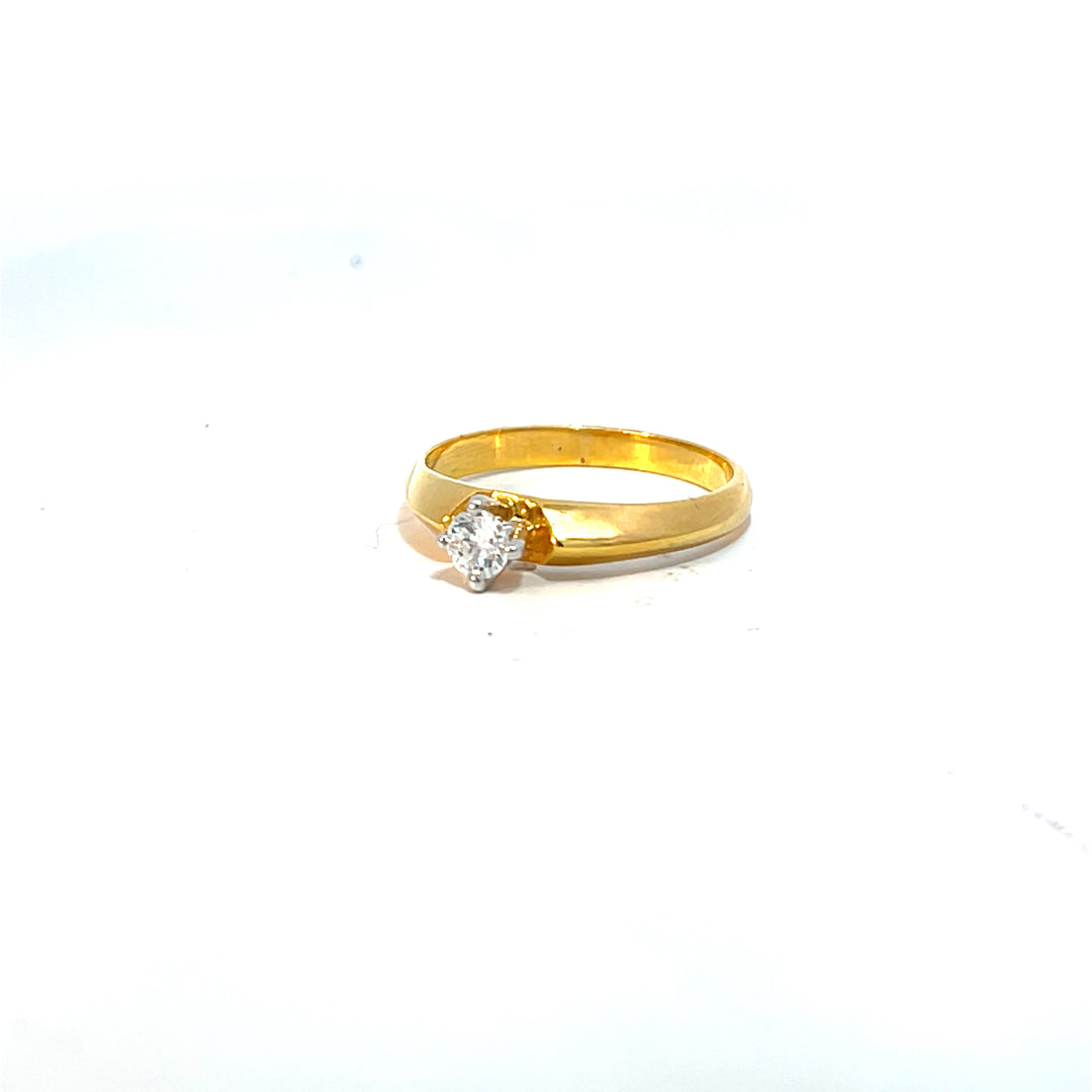 DIAMOND RING