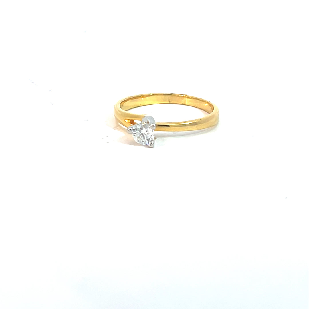 DIAMOND RING