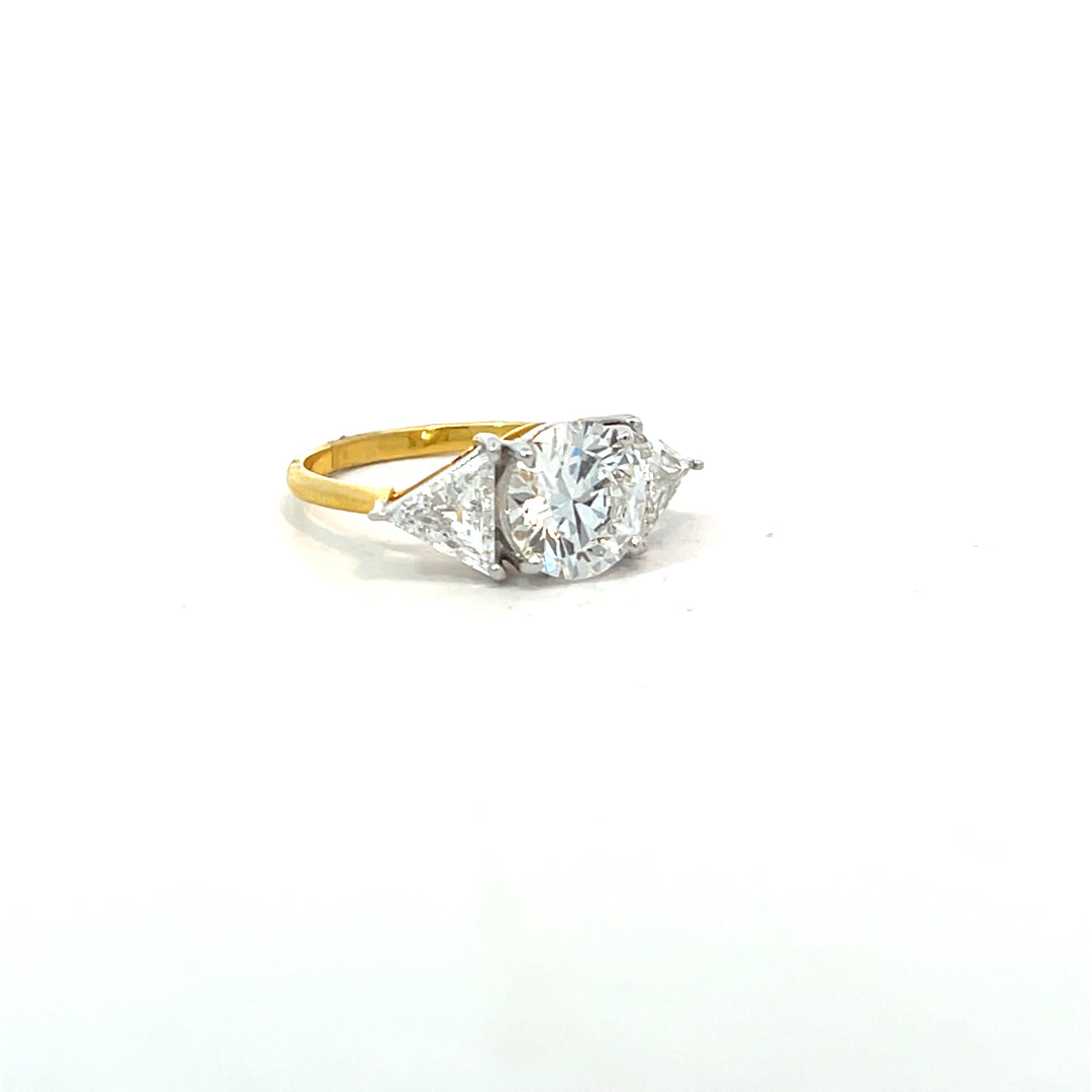 DIAMOND RING