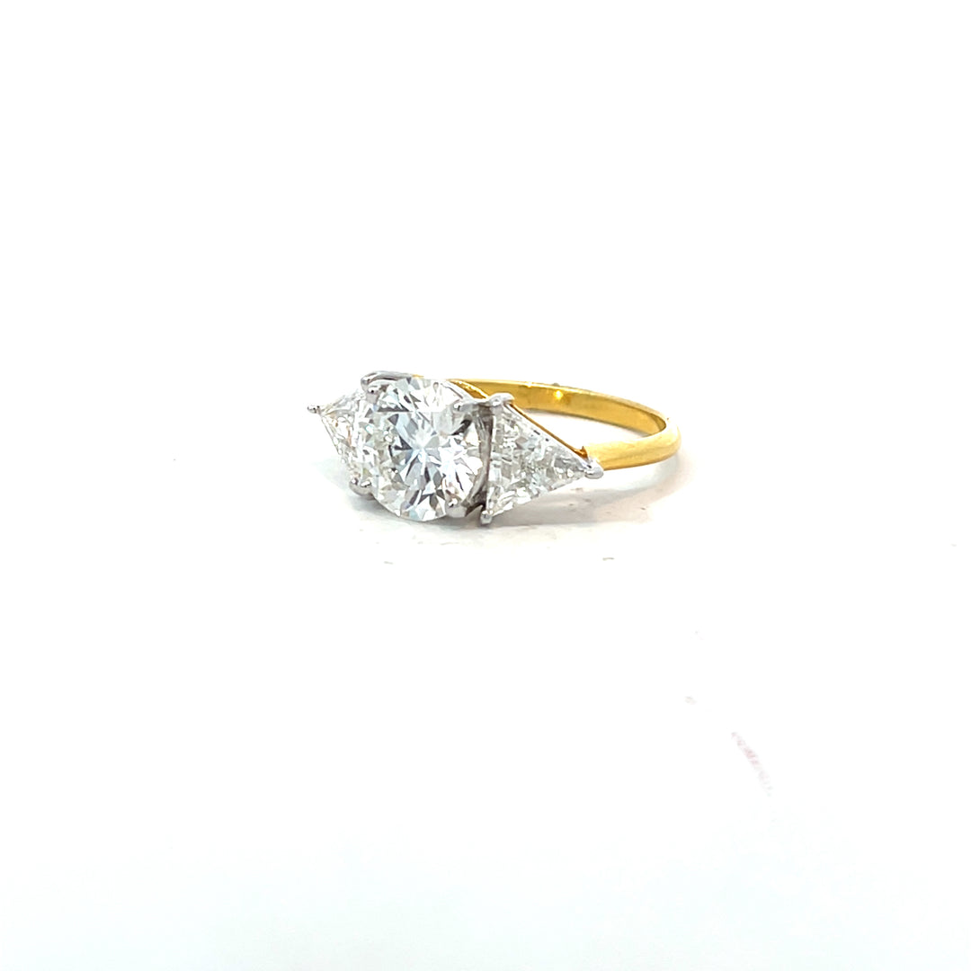 DIAMOND RING