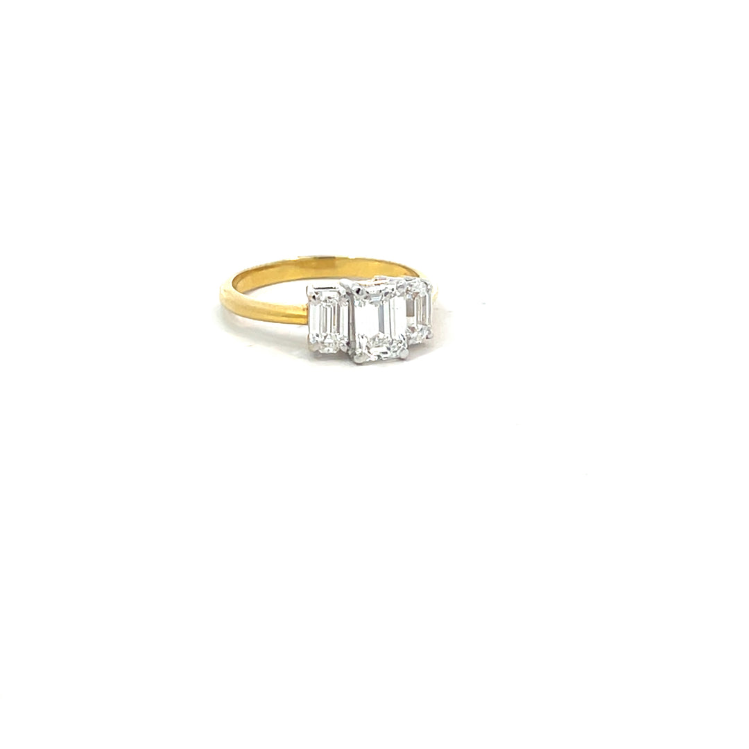 DIAMOND RING