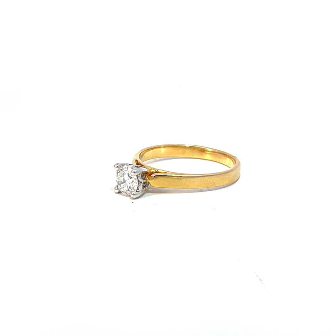 DIAMOND RING