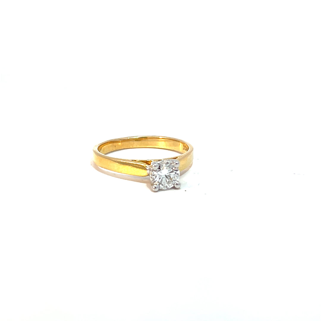DIAMOND RING