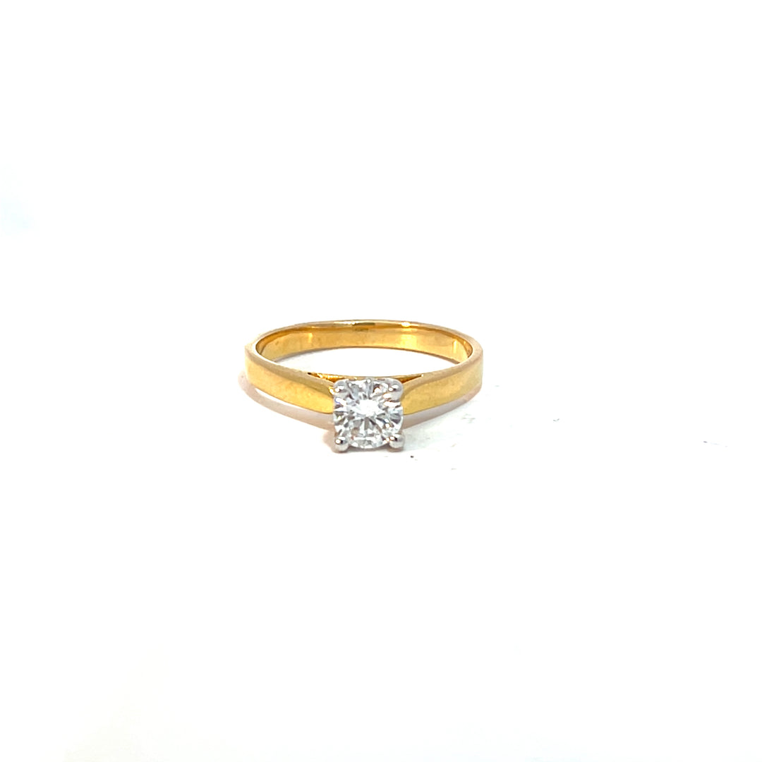 DIAMOND RING