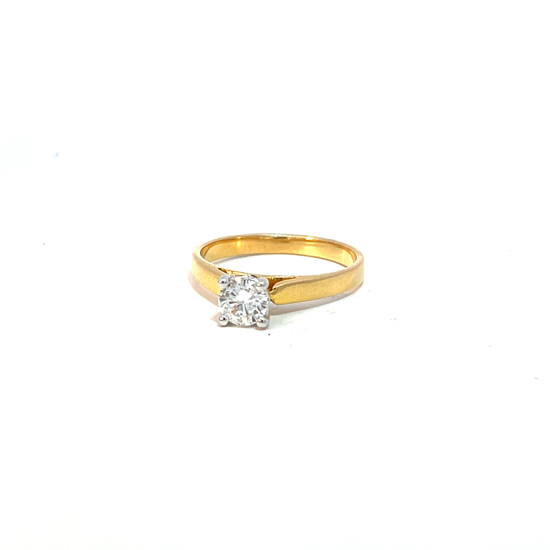 DIAMOND RING