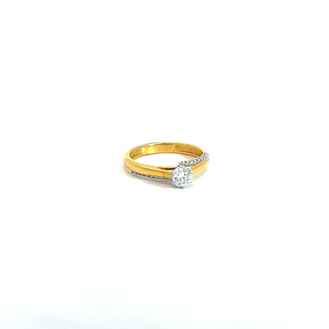 DIAMOND RING