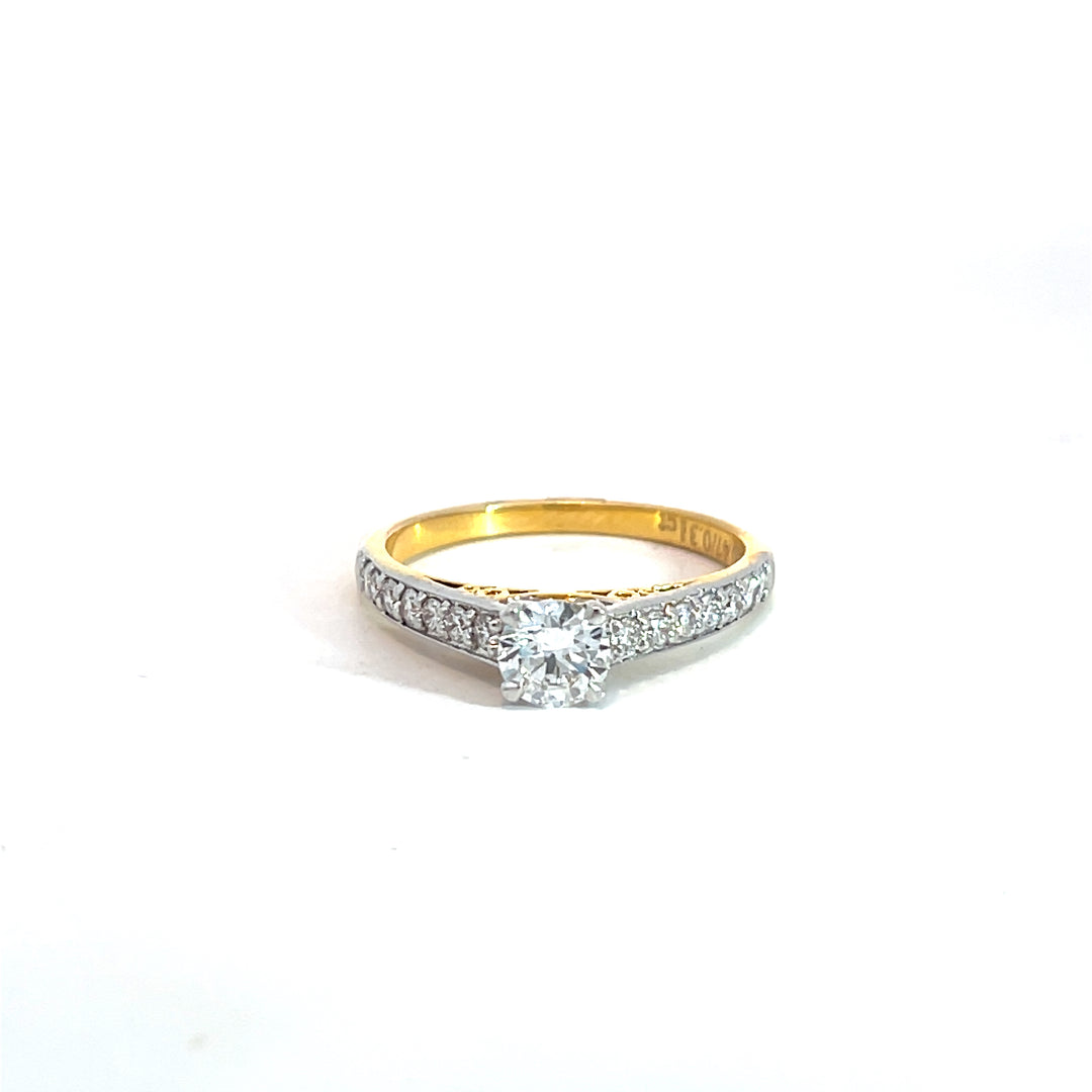 DIAMOND RING