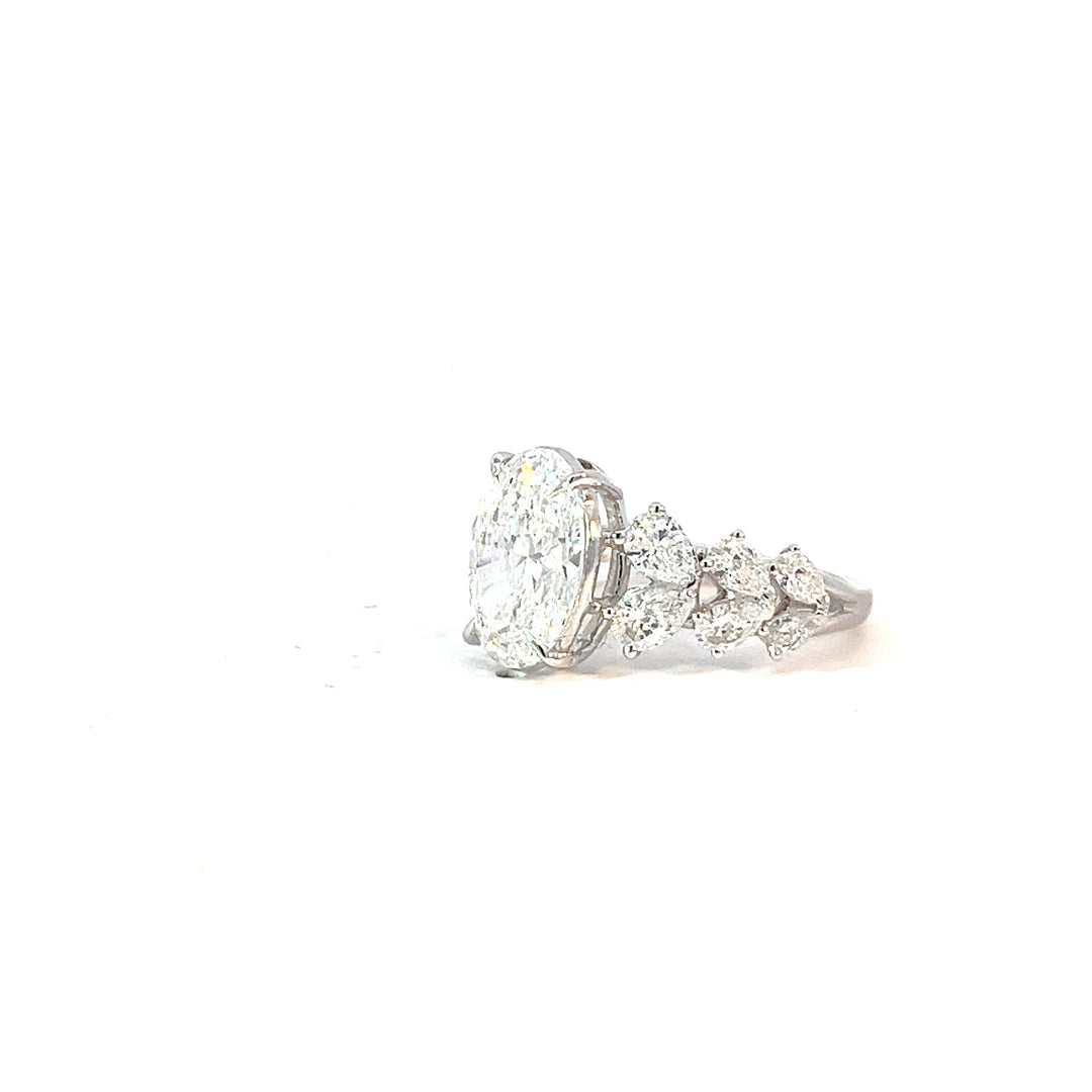 Kama Lumiere Ring
