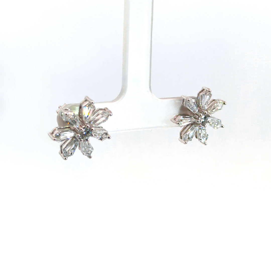 DIAMOND EARRING