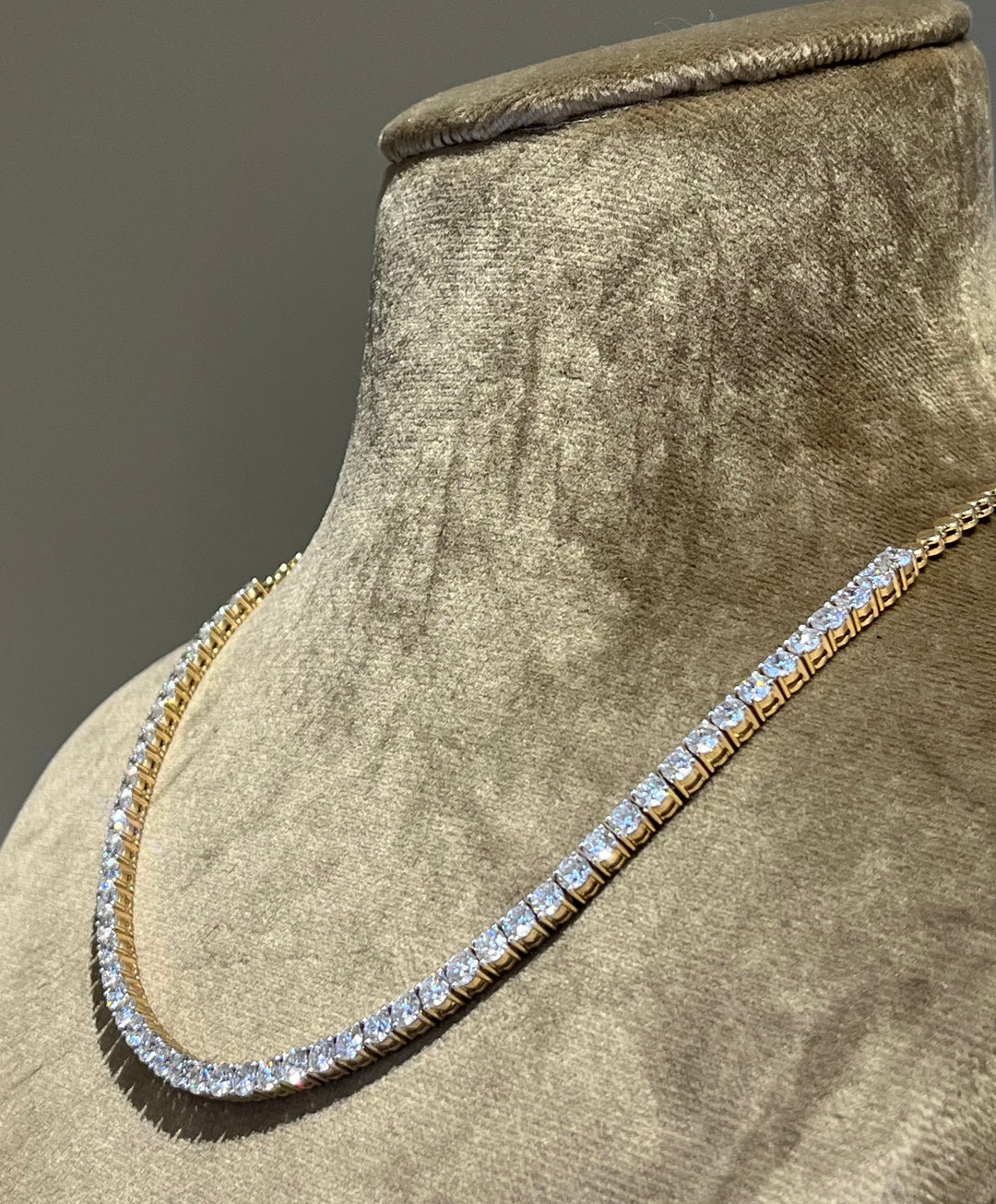 DIAMOND NECKLACE