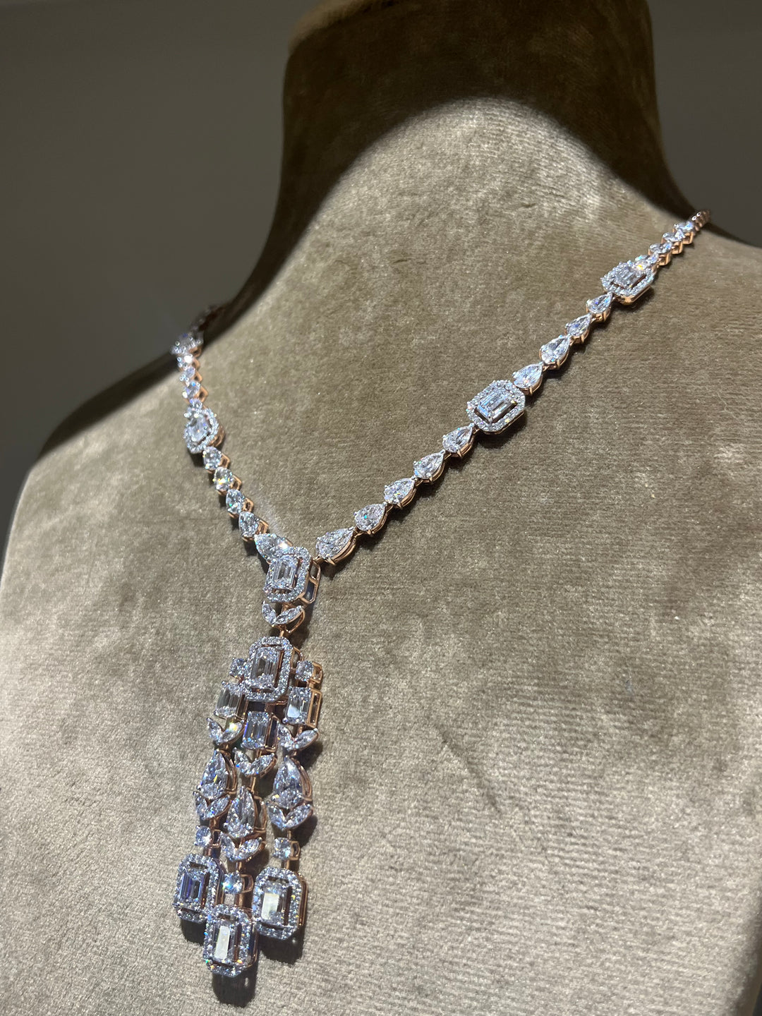 DIAMOND NECKLACE