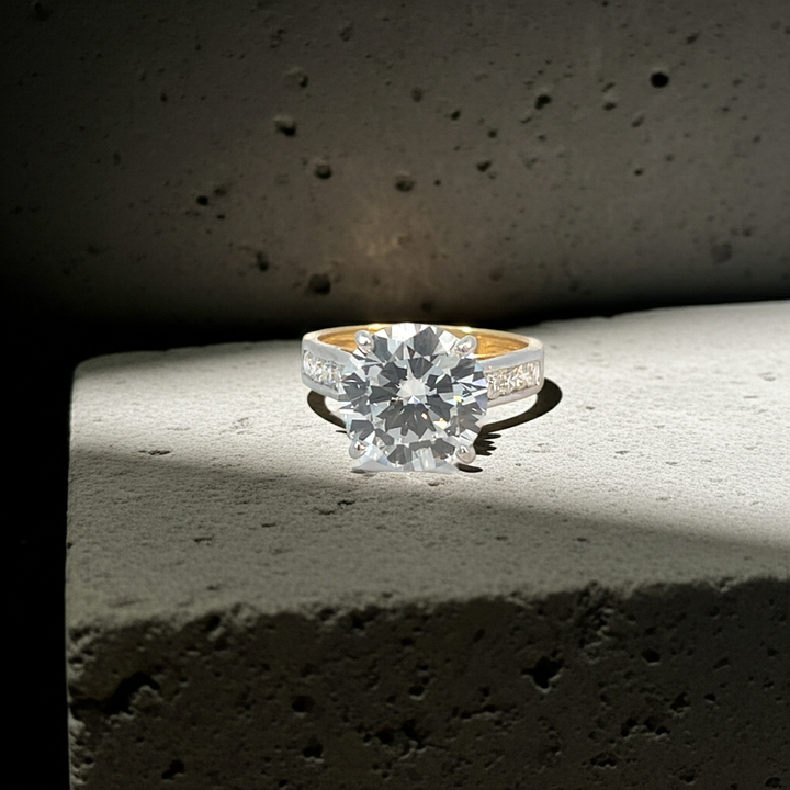 DIAMOND RING