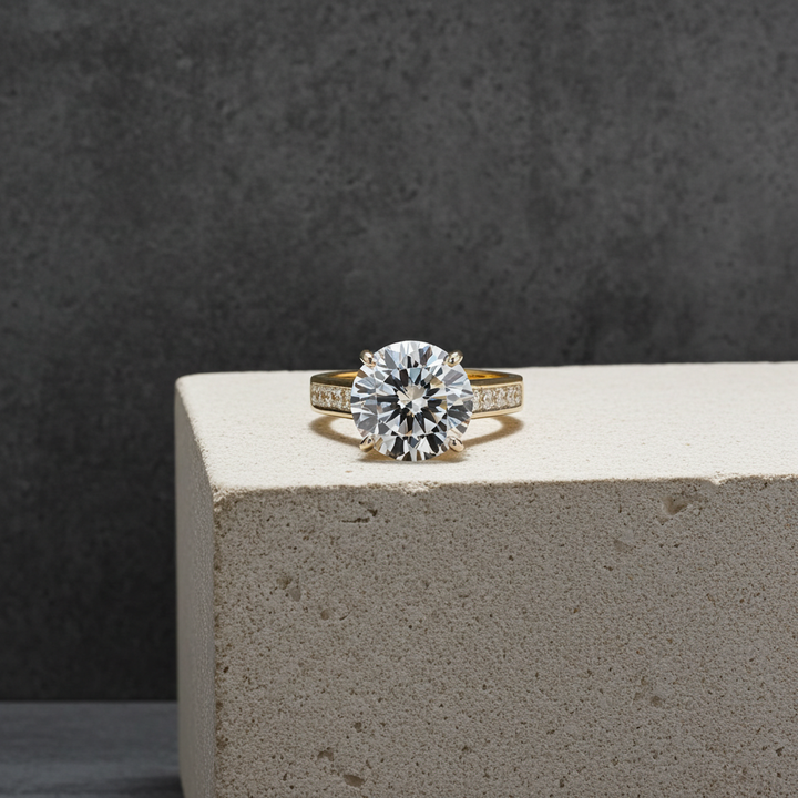 DIAMOND RING