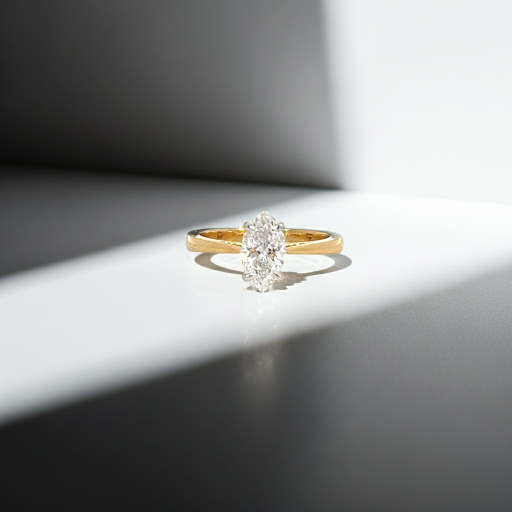 Kama Lumiere Ring