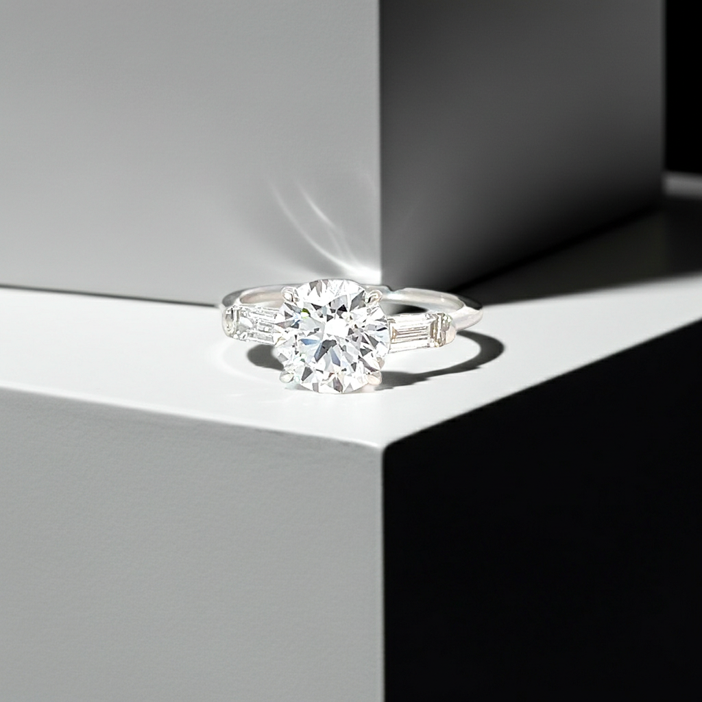 Kama Lumiere Ring