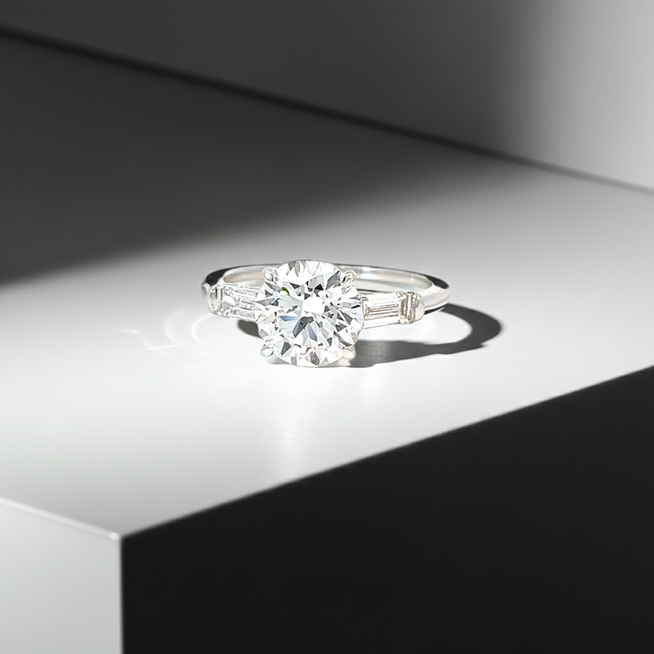 Kama Lumiere Ring