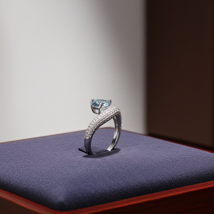 Kama Lumiere Ring