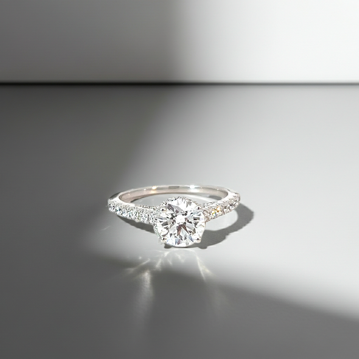 Kama Lumiere Ring