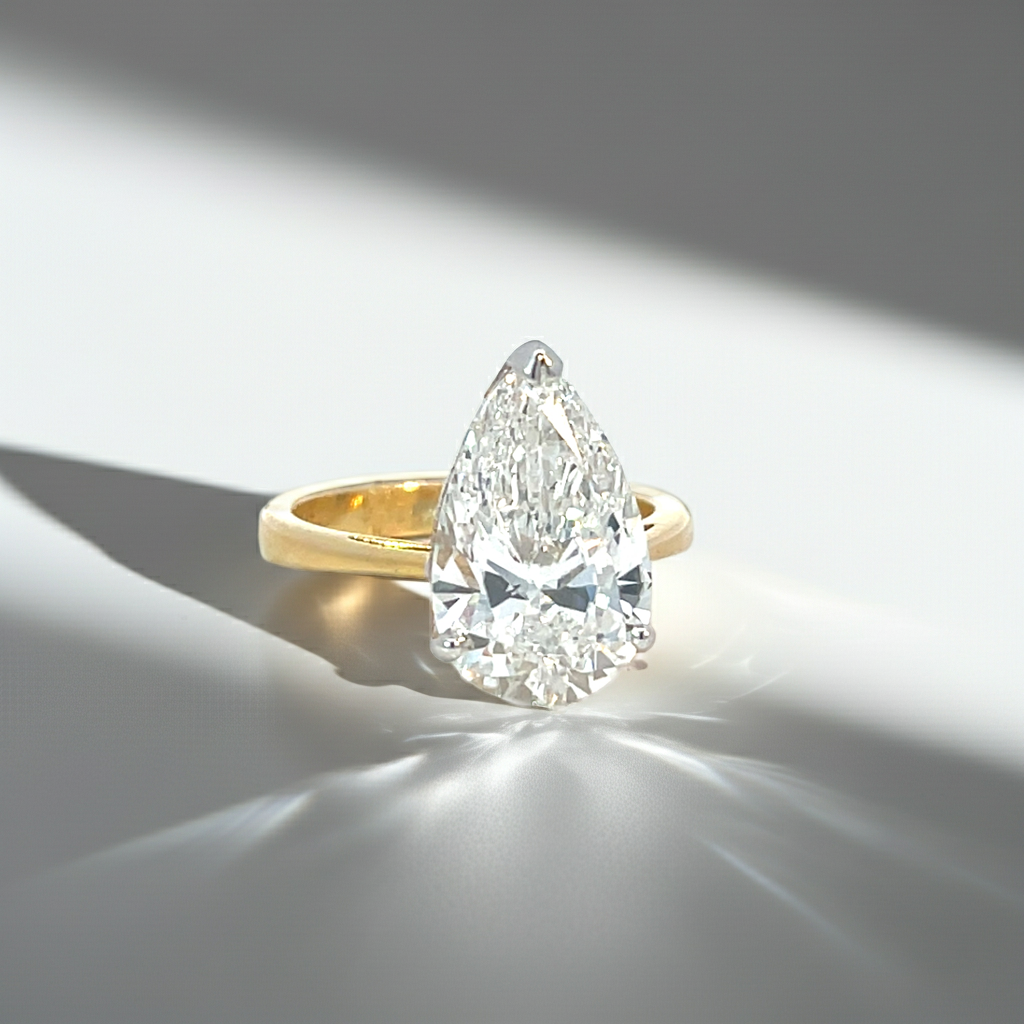 Kama Lumiere Ring