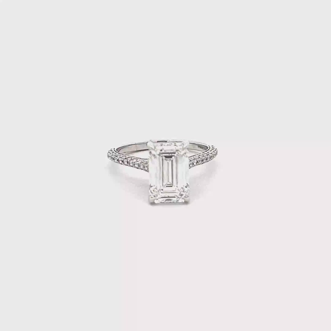 Kama Lumiere Ring
