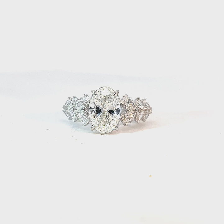 Kama Lumiere Ring