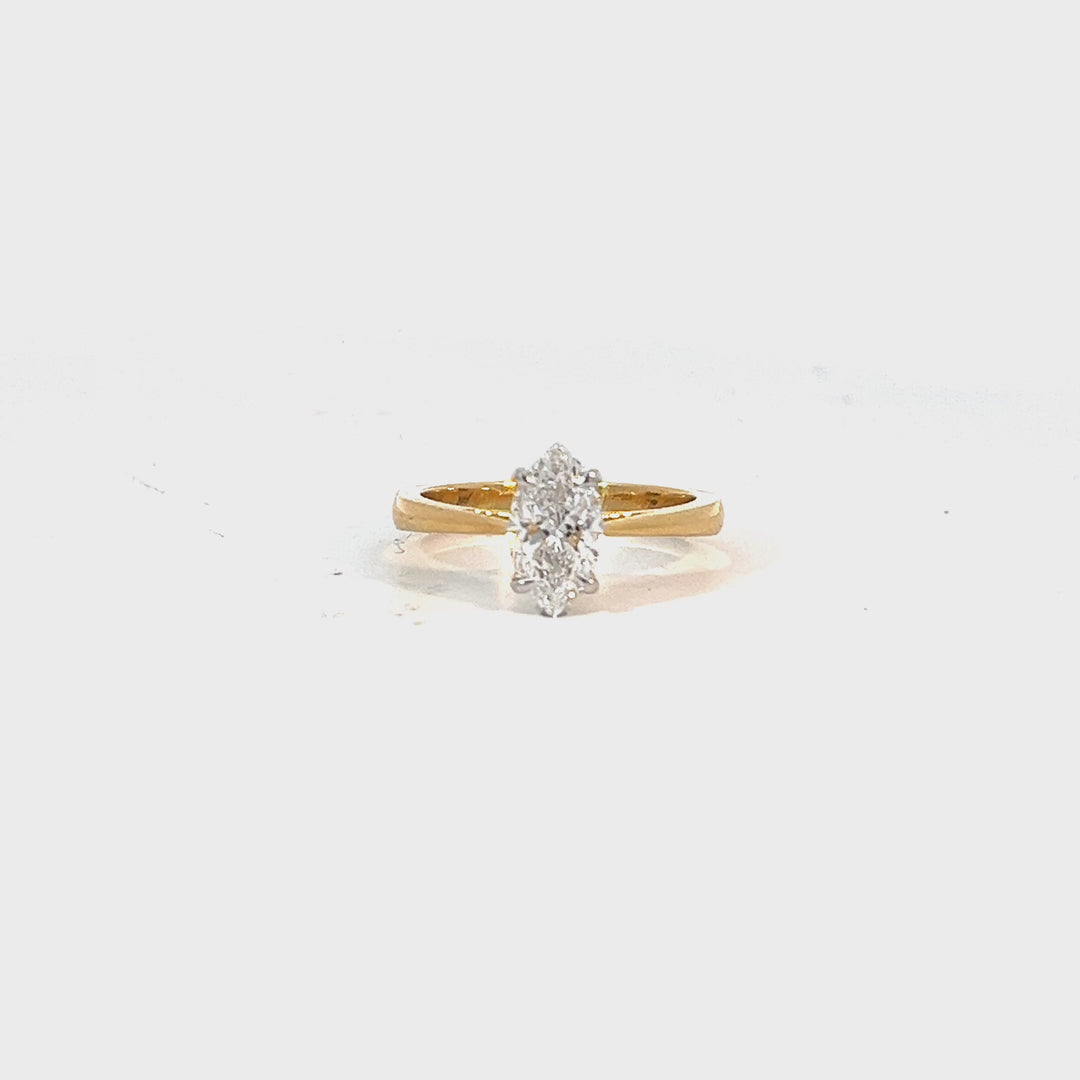 Kama Lumiere Ring