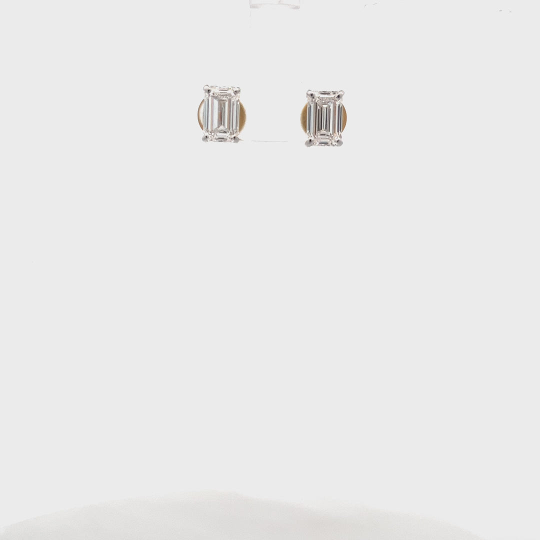 DIAMOND EARRING