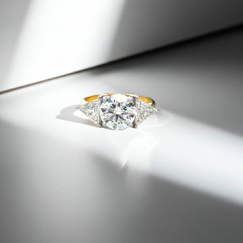 Kama Lumiere Ring