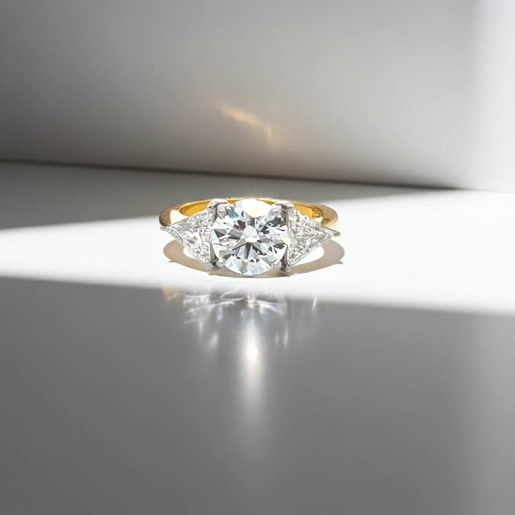 Kama Lumiere Ring
