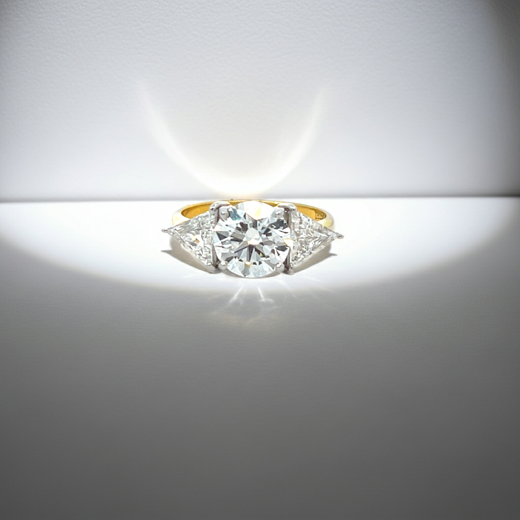 Kama Lumiere Ring